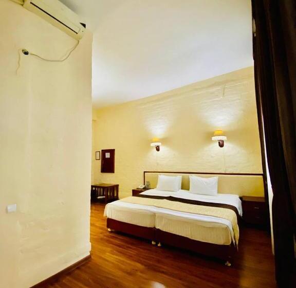 Hotel ретро паласе