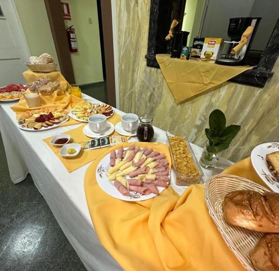 Отель Hostal Las Garzas