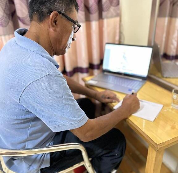 Отель Hostal Las Garzas