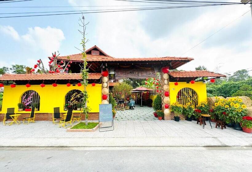 هتل Kara Homestay & Cafe