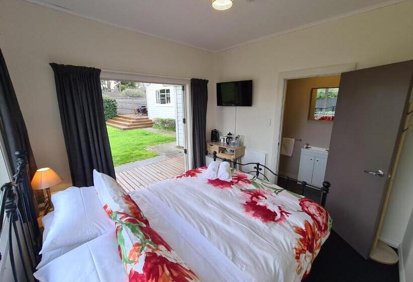 پانسیون Central Masterton Sleepout