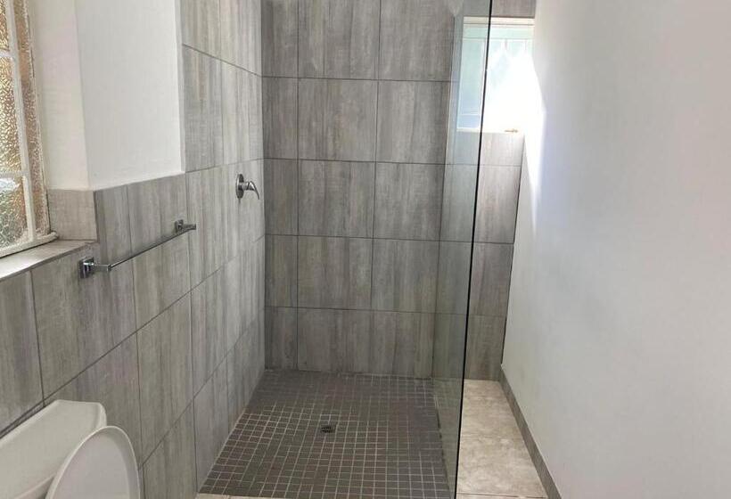 بنسيون Creekside Guest House Middelburg