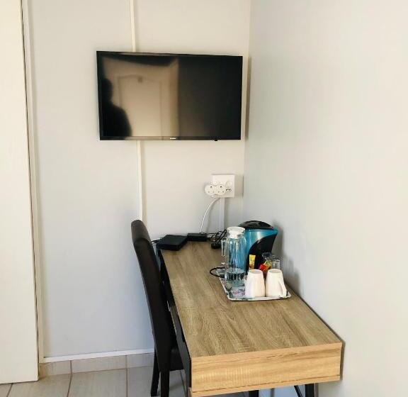 פנסיון Elihle Guest House