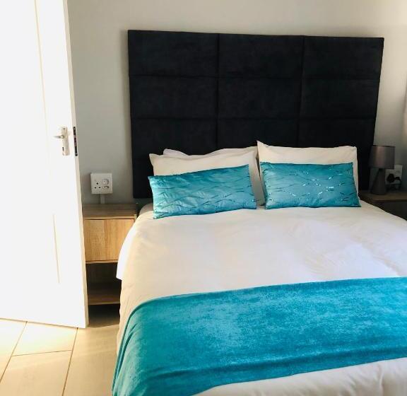 פנסיון Elihle Guest House