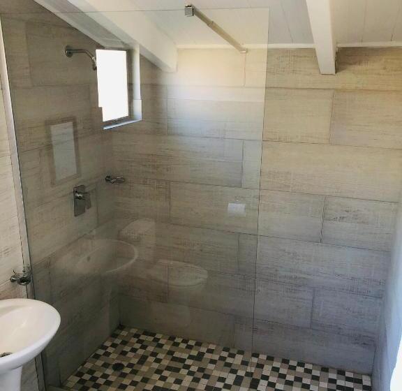 פנסיון Elihle Guest House