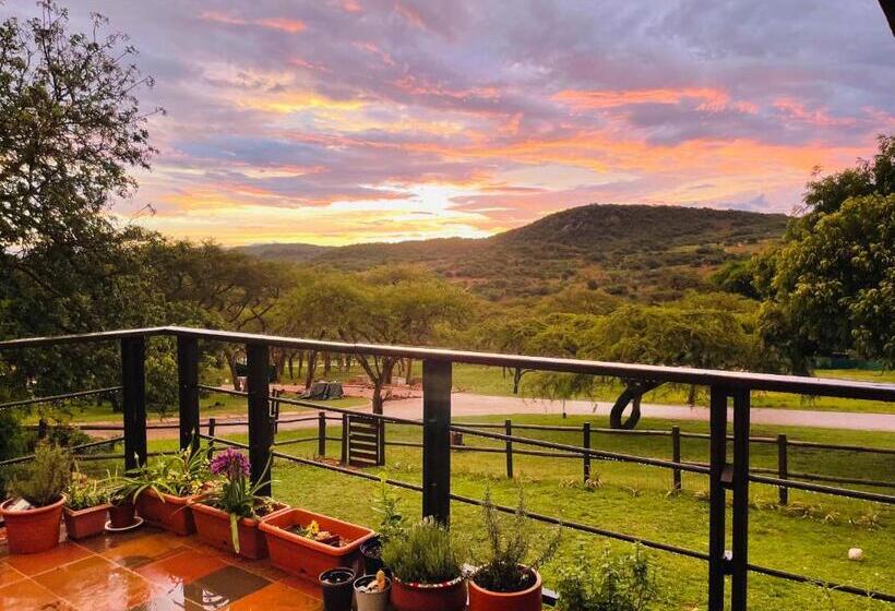 ペンション Jade Mountain Cottage 玉山小屋