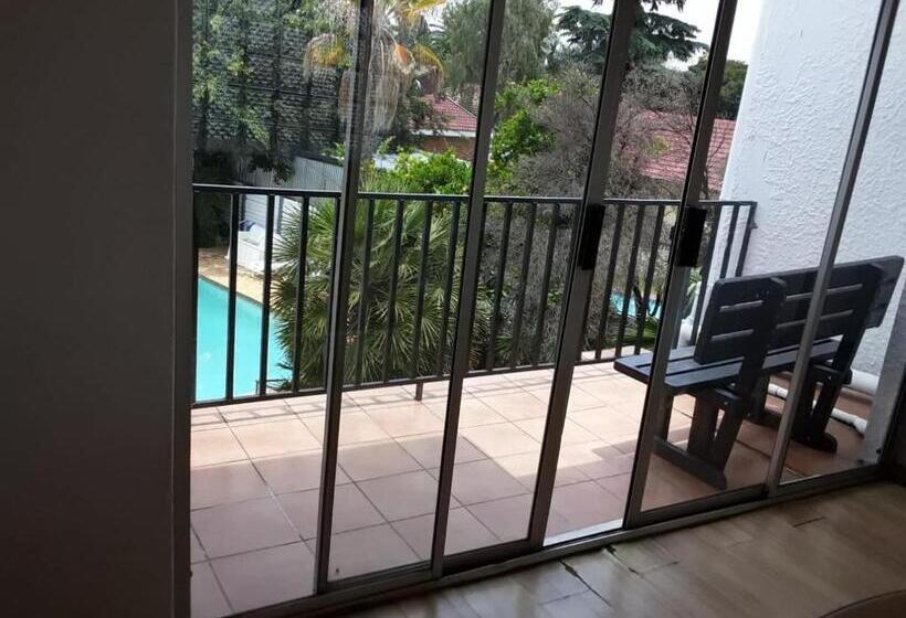 ペンション Airport Lodge Or Tambo