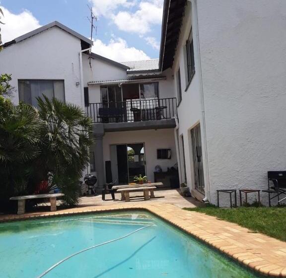 ペンション Airport Lodge Or Tambo