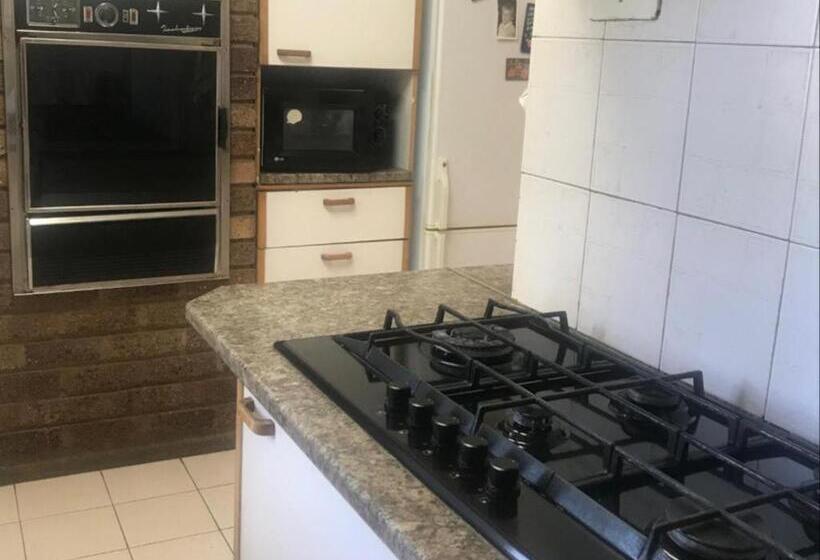 פנסיון Paljas En Kandas Guest House