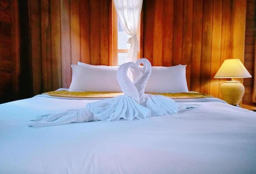 פנסיון Samui Wooden Bungalow