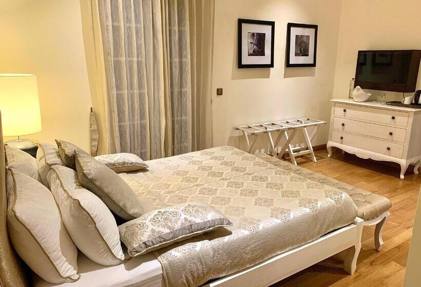 Курорт Maple Castle