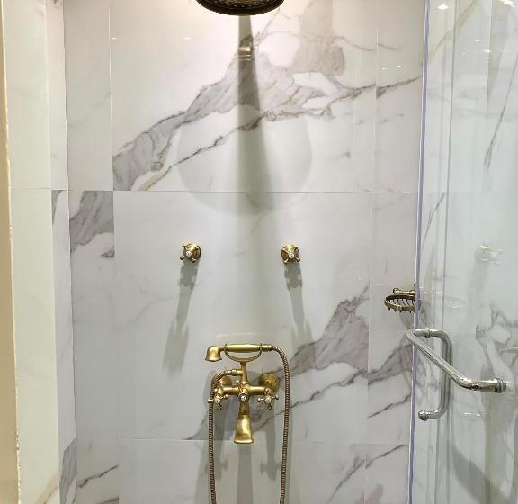 渡假胜地  Maple Castle