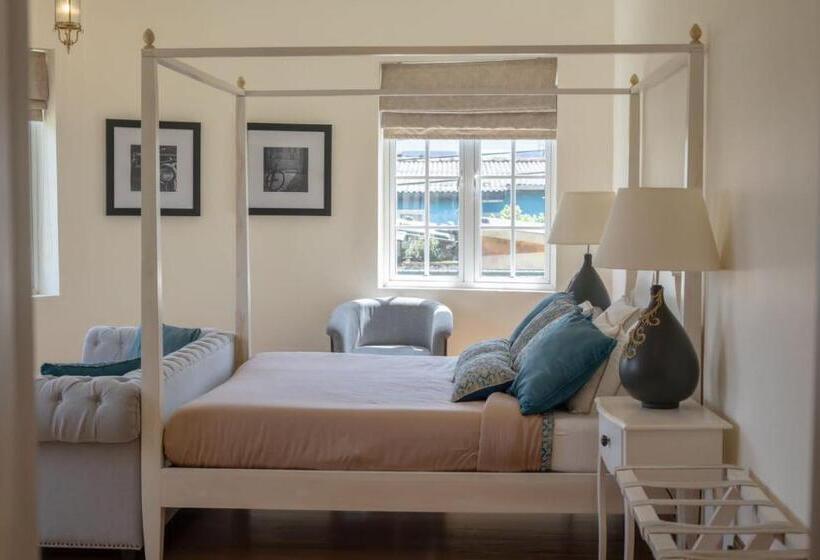 Курорт Maple Castle