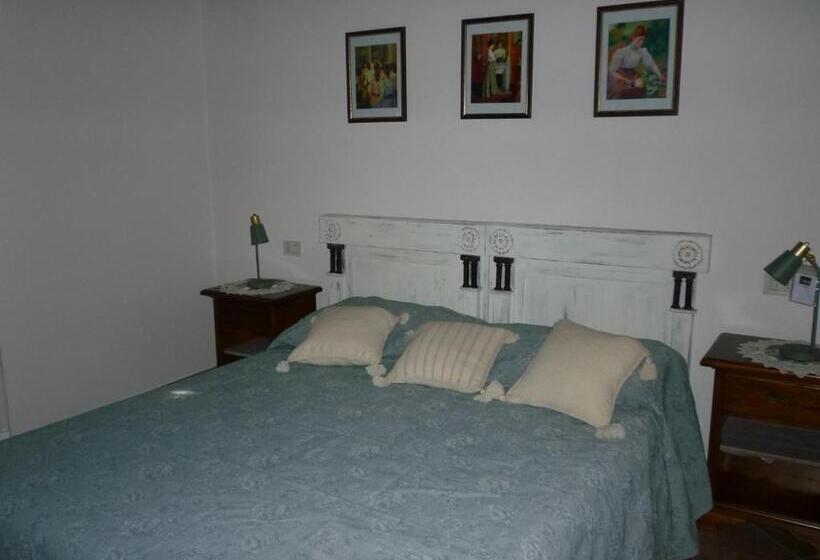 B&b La Villa Del Vecchio Platano