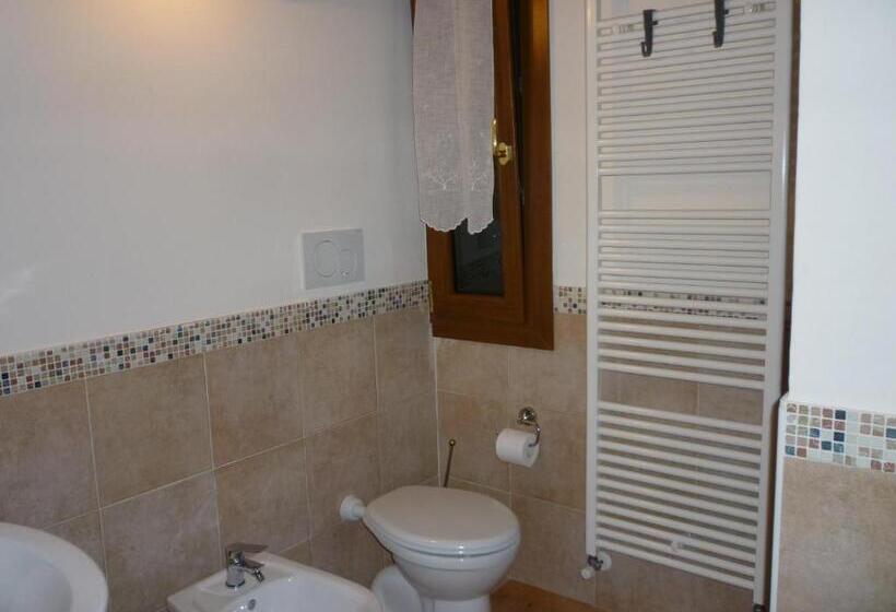 B&b La Villa Del Vecchio Platano