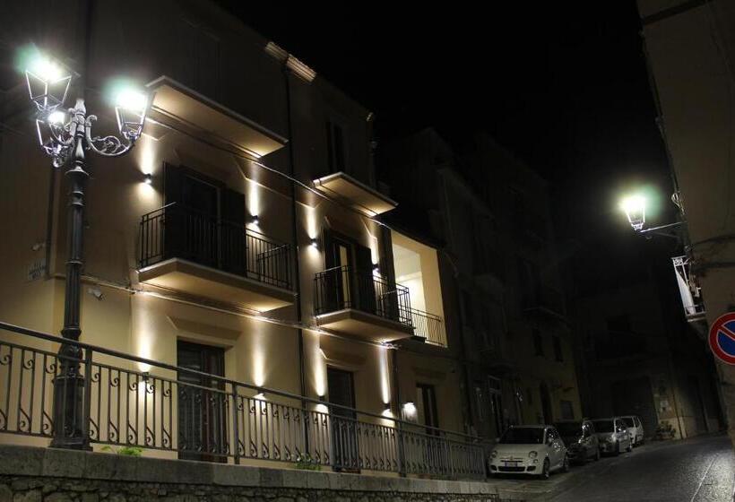 צימר Trinacria Caccamo   Luxury Rooms