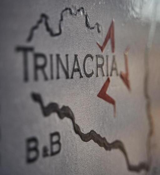 צימר Trinacria Caccamo   Luxury Rooms