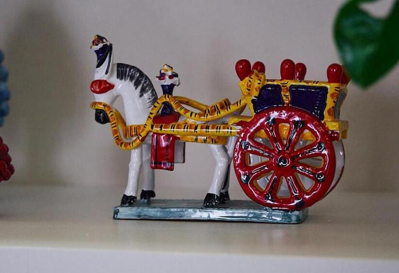 צימר Trinacria Caccamo   Luxury Rooms