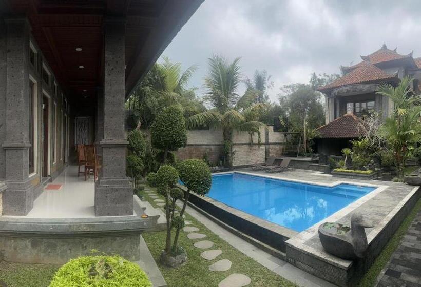 Bed and Breakfast Bupon House Cempaka Room