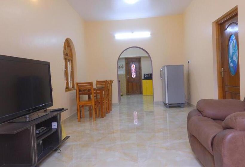 ベッドアンドブレックファースト Fem S Nest