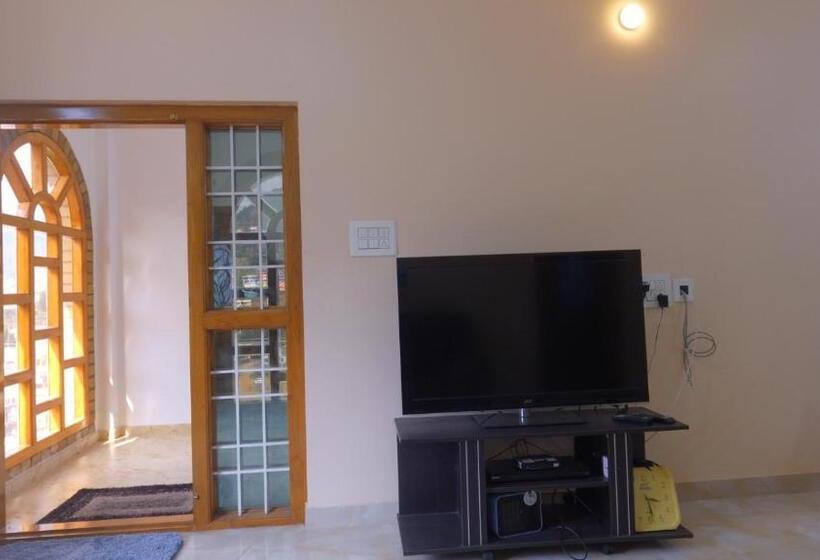 ベッドアンドブレックファースト Fem S Nest