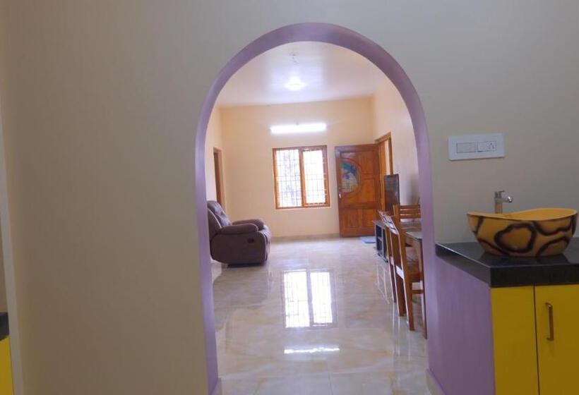 ベッドアンドブレックファースト Fem S Nest