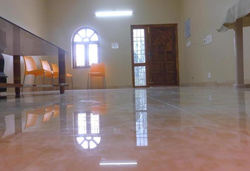 ベッドアンドブレックファースト Fem S Nest