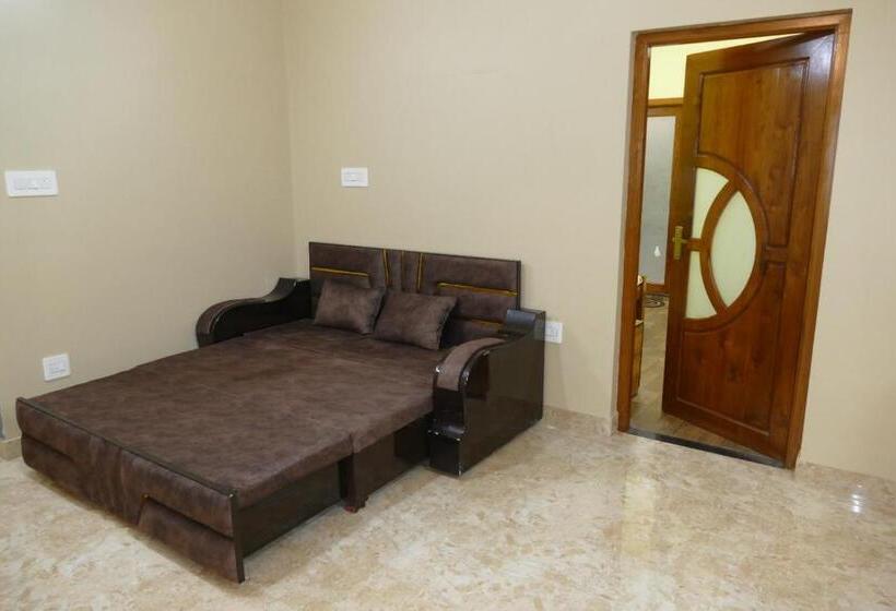 ベッドアンドブレックファースト Fem S Nest