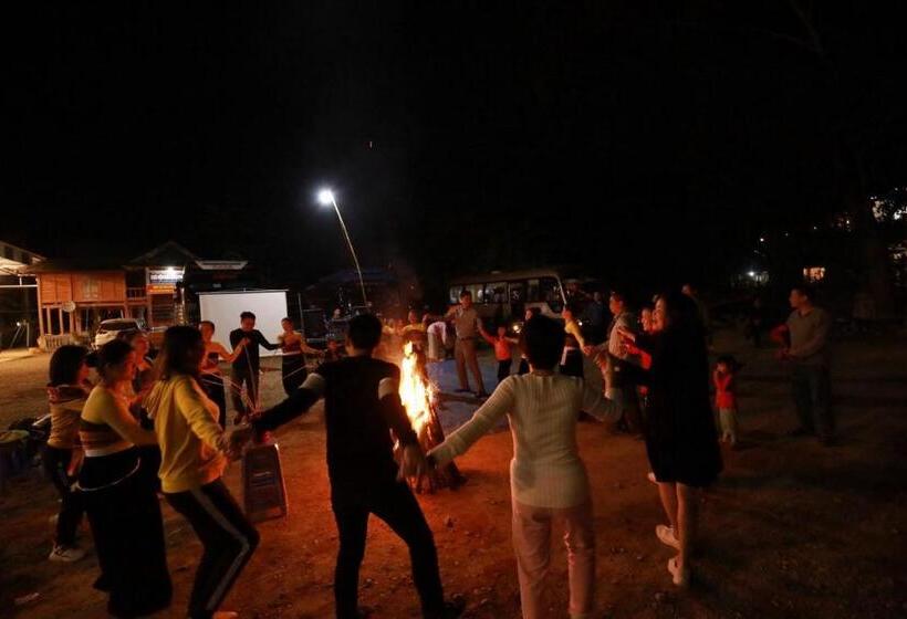 تختخواب و صبحانه Nhung  Home