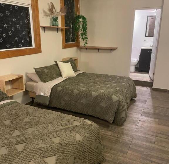 مبيت وإفطار Posada Colón