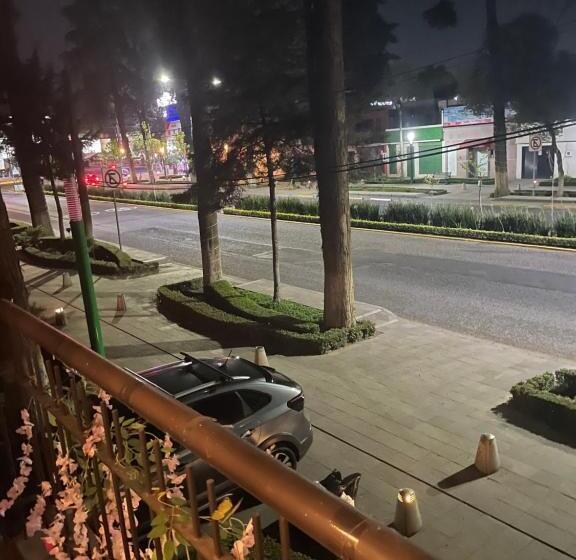 مبيت وإفطار Posada Colón