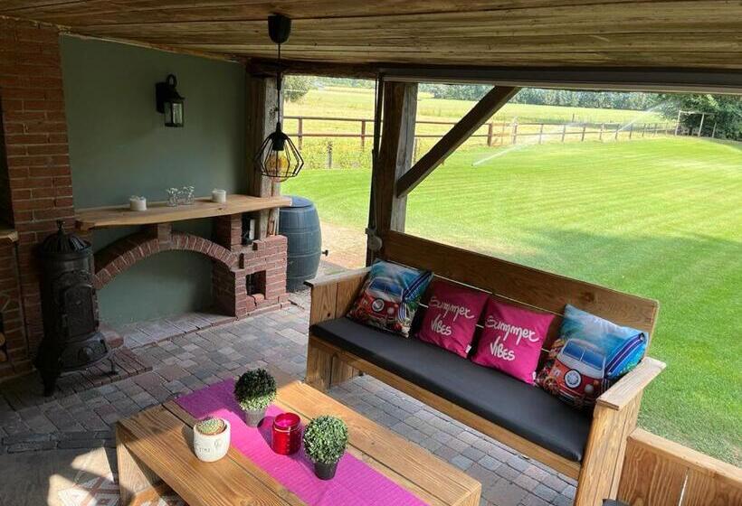 ベッドアンドブレックファースト T Pothuuske