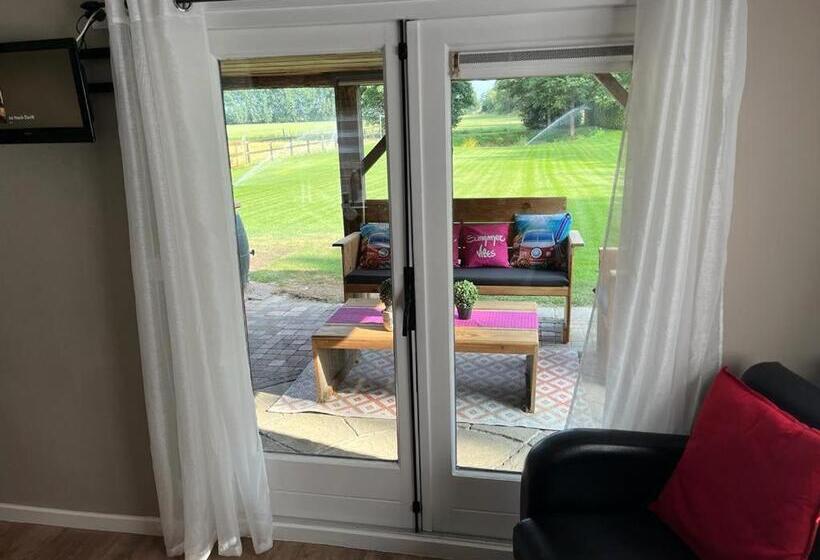 ベッドアンドブレックファースト T Pothuuske