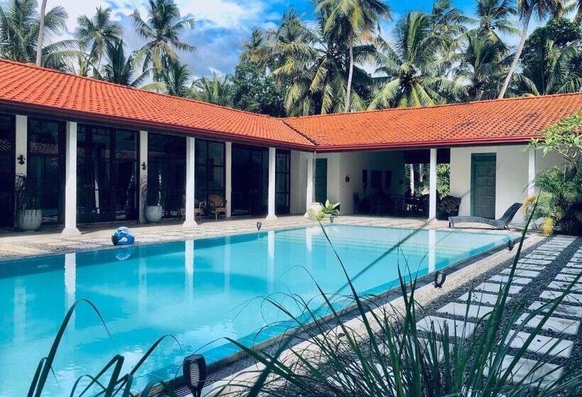 ベッドアンドブレックファースト Villa Blue Lotous