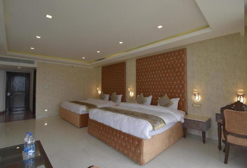 Dalhousie Hotel & Resort