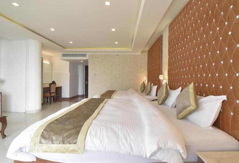 Dalhousie Hotel & Resort