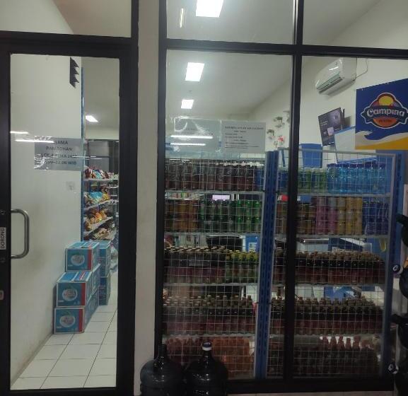 Отель Capital O 93854 Apartemen Sayana By Sentra Jaya