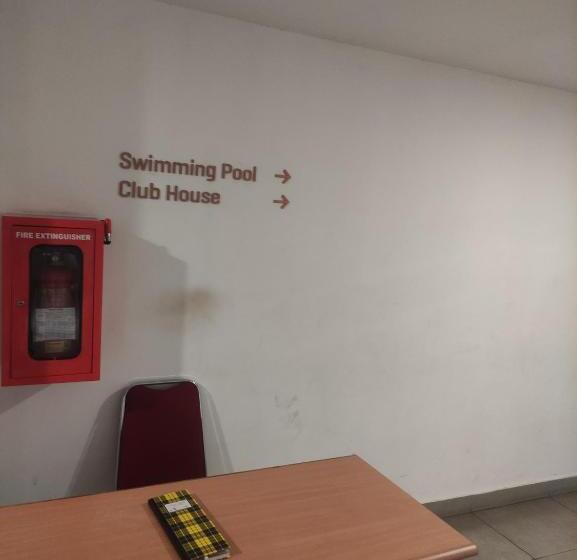 Отель Capital O 93854 Apartemen Sayana By Sentra Jaya