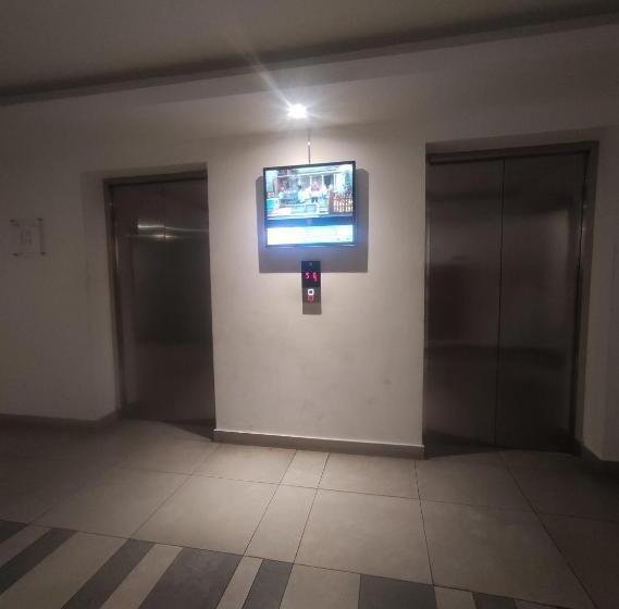 Отель Capital O 93854 Apartemen Sayana By Sentra Jaya