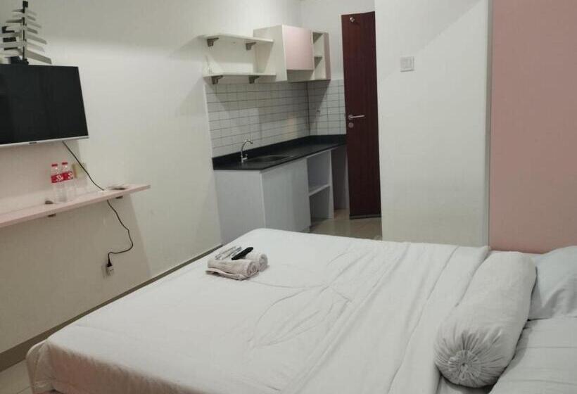 Отель Capital O 93854 Apartemen Sayana By Sentra Jaya