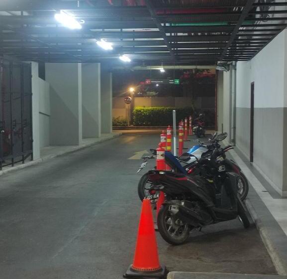 Отель Capital O 93854 Apartemen Sayana By Sentra Jaya