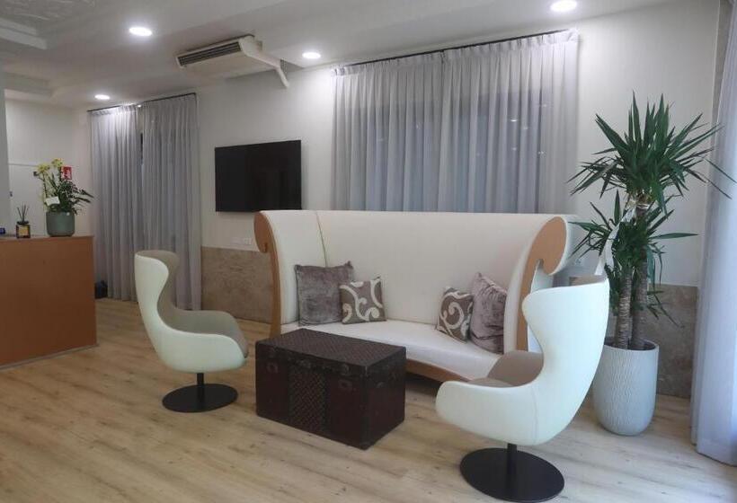 בית מלון כפרי Central Giacomini