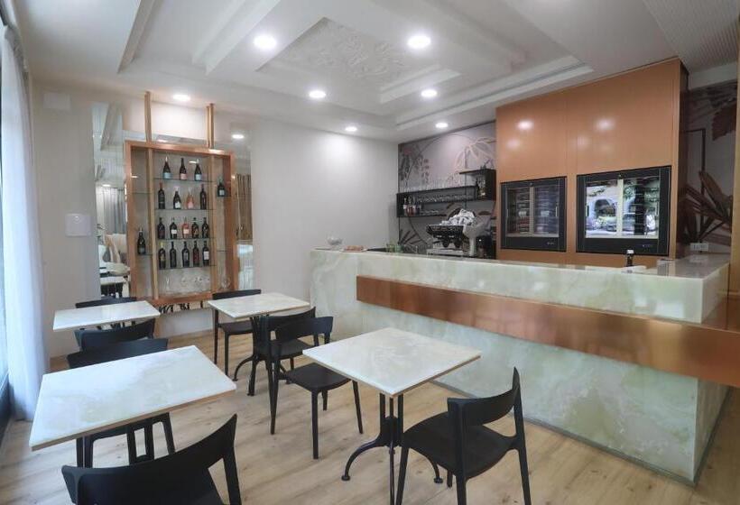 בית מלון כפרי Central Giacomini