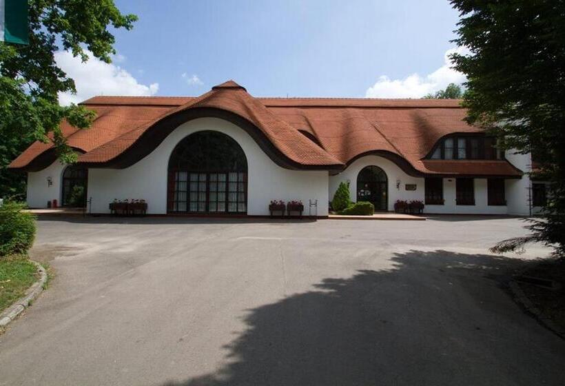 Отель Fácánliget Rendezvényház