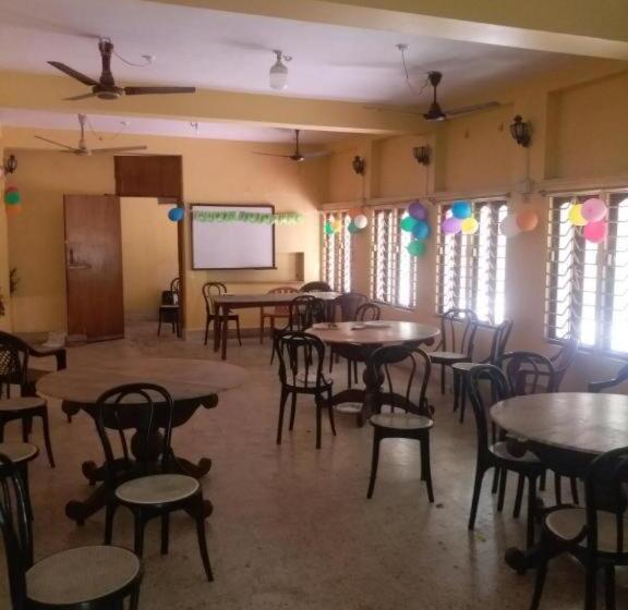 בית מלון כפרי Golden Palace Lodge