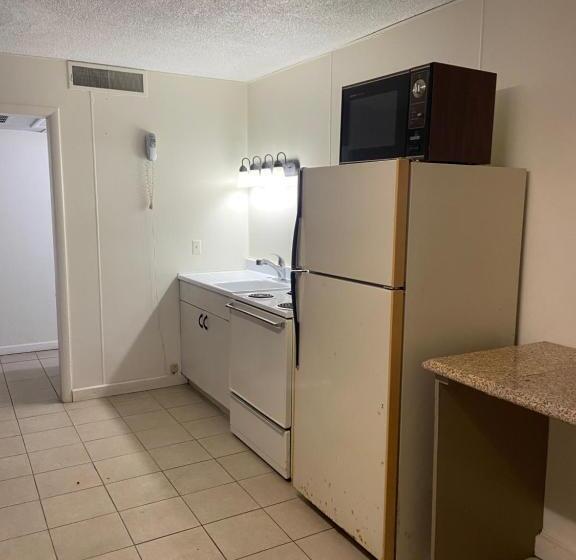 בית מלון כפרי Hastings Inn