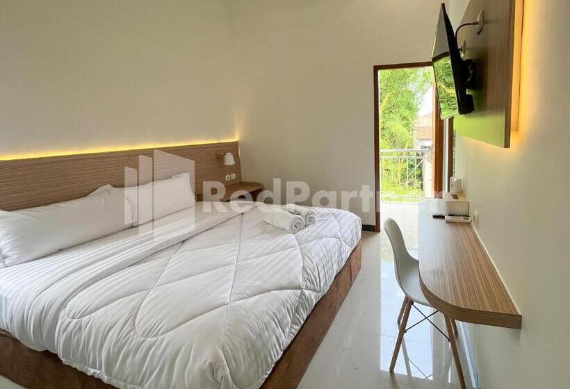 ホテル Jenggo Riverside Mitra Reddoorz Near Kampung Inggris Pare