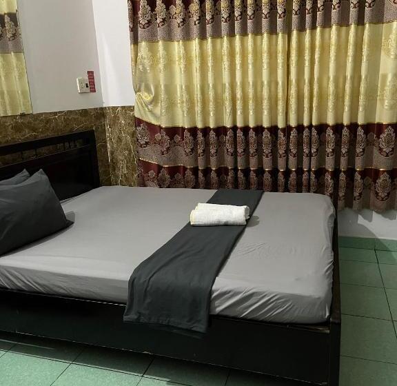 هتل Khách Sạn Hoàng Bảo Hùng