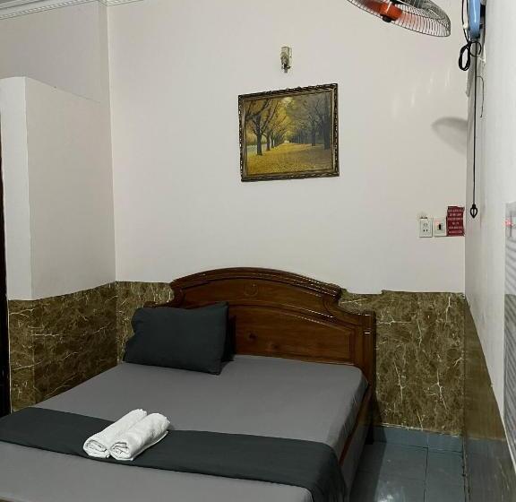 هتل Khách Sạn Hoàng Bảo Hùng