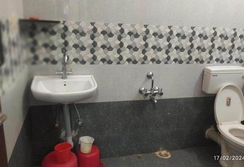 هتل Kumaragam Resorts